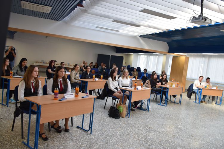 Fenntartható gardrób a fókuszban – tíz csapat mérte össze tudását az Eötvös  Technikumban