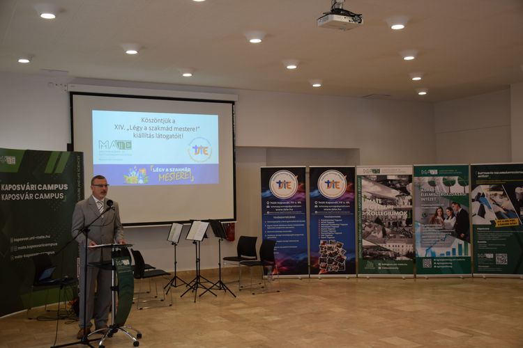 🌟 Megnyílt a XIV. Légy a szakmád mestere! kiállítás – a szakképzésben tanuló tehetséges diákok mutatkoznak be