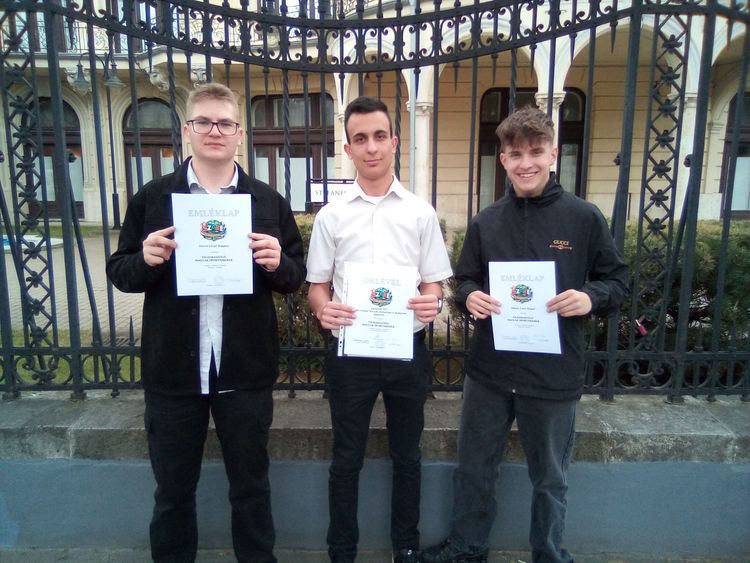 Országos döntőben dobogós helyezést értek el az Eötvös diákok!