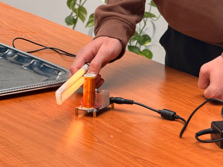 Szikrázó ötletek és látványos kísérletek az Eötvös fizikaversenyen